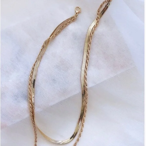 Anthropologie Ashley herringbone classy minimalist Gold layered necklace - Picture 3 of 4